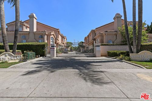 d-10004 Reseda Blvd, Northridge, CA, 91324-4619 | Card Image