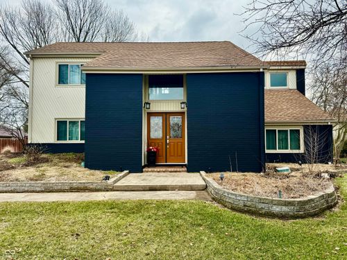 560 Sir Lancelot Dr, Seymour, IN, 47274-1979 | Card Image