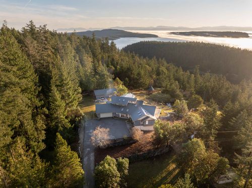10339 Sunshine Coast Highway, Halfmoon Bay, BC, V7Z1B7 | Card Image