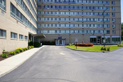 apt-624-8900 E Jefferson Ave, Detroit, MI, 48214-2859 | Card Image