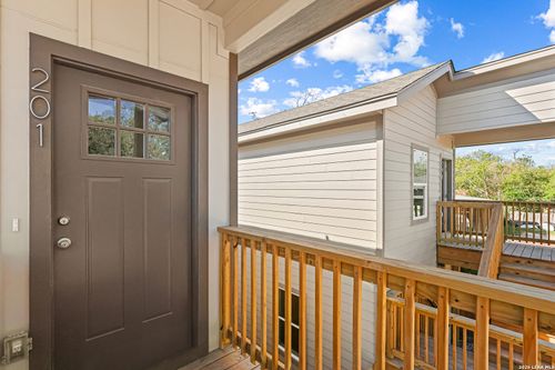 201-851 Porter St, San Antonio, TX, 78210-2461 | Card Image