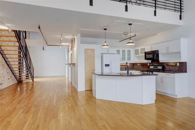 APT-210 - 411 Brazos St, Condo with 1 bedrooms, 2 bathrooms and 1 parking in Austin TX | Image 4