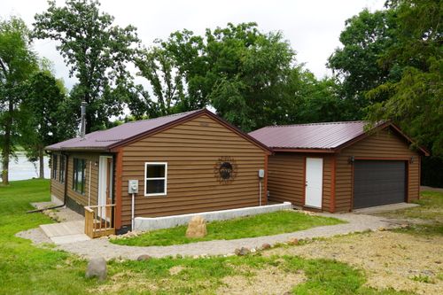 3031 Lakeview Dr, Montello, WI, 53949 | Card Image