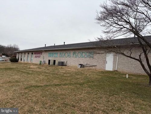 3801 Perkiomen Ave, MOUNT PENN, PA, 19606-2716 | Card Image