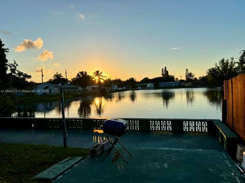 b-260 Sw 8th Ave, Hallandale Beach, FL, 33009-5237 | Card Image