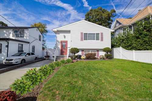 59 Harris Avenue, Hempstead, NY, 11520 | Card Image