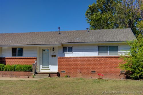 5789 E 26th Street, Tulsa, OK, 74114 | Card Image