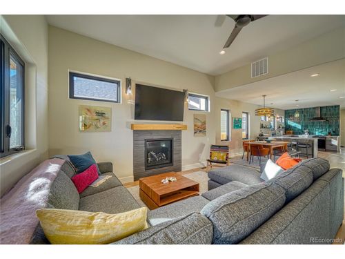 322 Two Rivers Rd, Salida, CO, 81201-8911 | Card Image