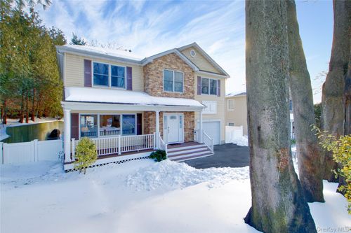 9 Revere Road, North Hempstead, NY, 11050 | Card Image