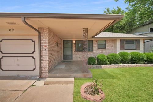 1045 Nw 2nd Street, Moore, OK, 73160 | Card Image