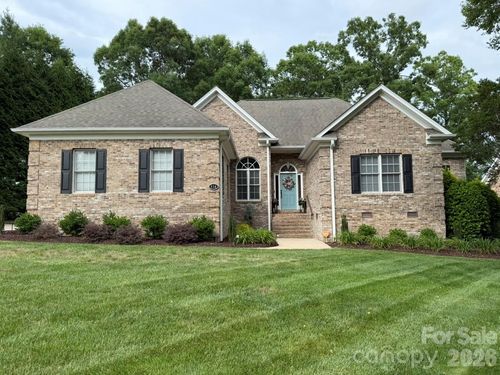 914 Players Ridge Rd, Hickory, NC, 28601-8854 | Card Image