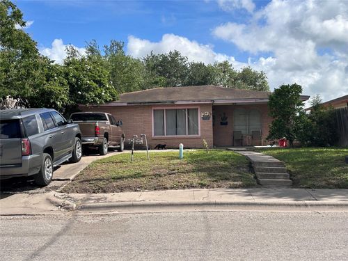 308 W Hill Ave, Alice, TX, 78332-5640 | Card Image