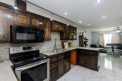 2715 Vienna Pl, Pasadena, TX, 77502-4382 | Card Image