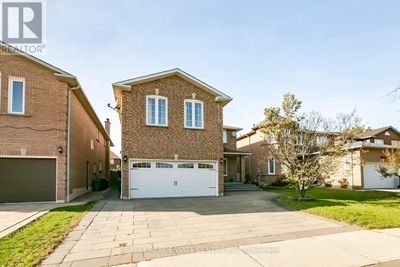 5256 Castlefield Dr, House other with 5 bedrooms, 4 bathrooms and 7 parking in Mississauga ON | Image 2