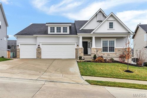 2043 Windswept Farms Dr, Eureka, MO, 63025-4101 | Card Image