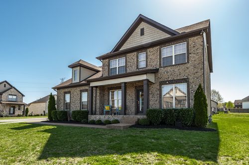 107 Read Tavern Rd, Hendersonville, TN, 37075-6752 | Card Image