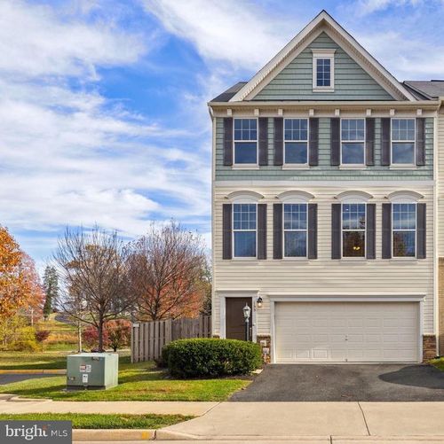 155 Royal Ct, Warrenton, VA, 20186-2867 | Card Image