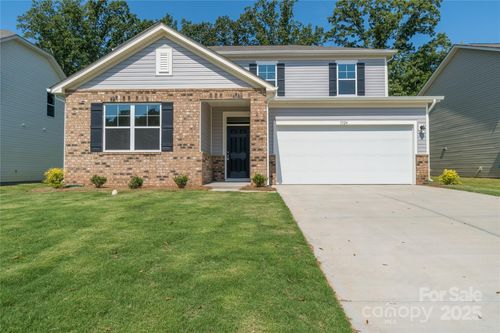3324 Bluff Hill Ln, Charlotte, NC, 28215-0506 | Card Image