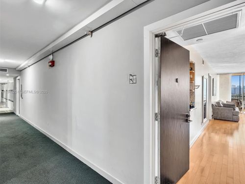 apt-1138-20379 W Country Club Dr, Aventura, FL, 33180-1663 | Card Image