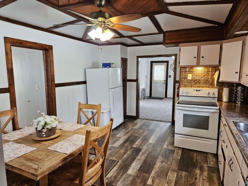 1414 Avenue C, Cloquet, MN, 55720-1930 | Card Image