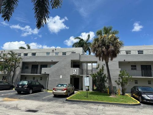 k108-220 Nw 87th Ave, Miami, FL, 33172 | Card Image