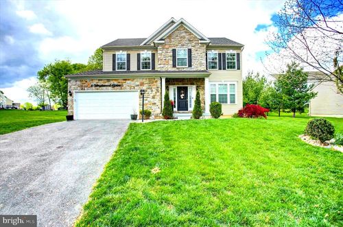 8 Tanglewood Dr, Mechanicsburg, PA, 17050-8000 | Card Image