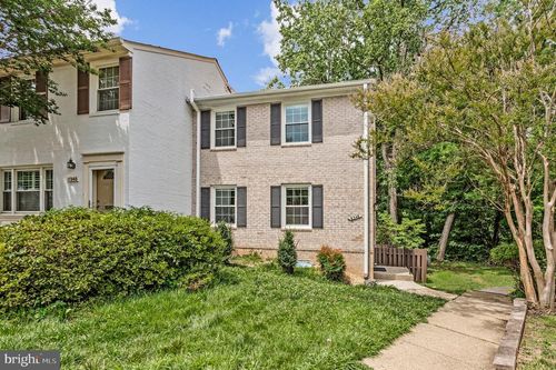8346 Glastonbury Ct, ANNANDALE, VA, 22003-1122 | Card Image