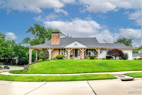 14991 Broadmont Dr, Chesterfield, MO, 63017-7828 | Card Image