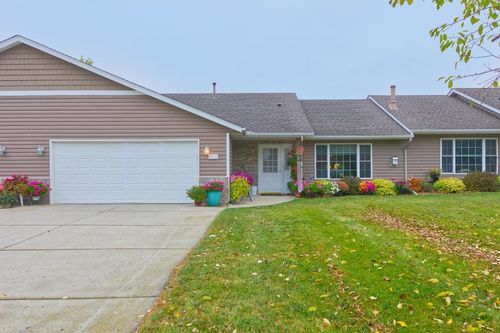 212 Linden Ave W, Winsted, MN, 55395-1012 | Card Image