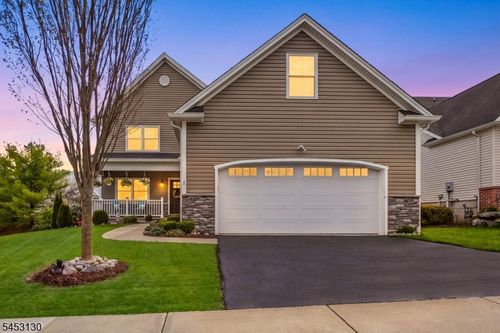 2 Bluffs Ct, Hamburg, NJ, 07419-1525 | Card Image