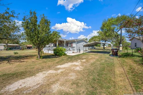 8489 Elmendorf Lavernia, Elmendorf, TX, 78112-9754 | Card Image