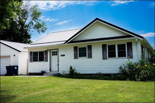 625 Freeseway Dr, Robins, IA, 52328-9772 | Card Image