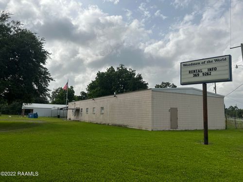 818 Weeks Island Rd, New Iberia, LA, 70560-7056 | Card Image
