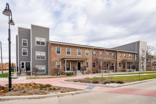 754 N Notre Dame Ave, South Bend, IN, 46617-2042 | Card Image