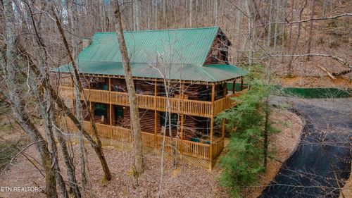 3050 Headrick Dr, Sevierville, TN, 37862 | Card Image