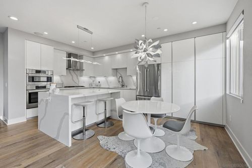 7835 Inception Way, San Diego, CA, 92108-5122 | Card Image