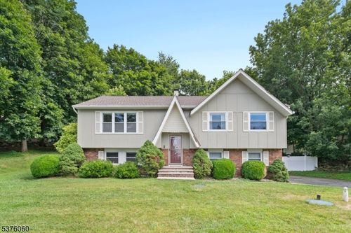 9 Green Apple Ct, Sparta, NJ, 07871-2708 | Card Image