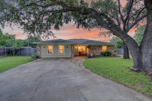 1145 S Timberline Dr, Benbrook, TX, 76126-3968 | Card Image