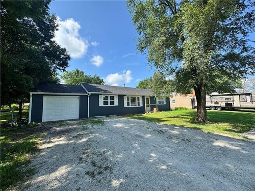 233 5th St, Adrian, MO, 64720-9216 | Card Image