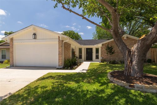 112 Village Dr, Lewisville, TX, 75067-5237 | Card Image
