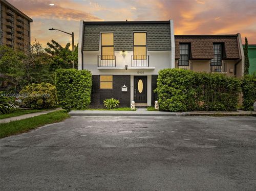 13502 Ne 24th Ct, North Miami, FL, 33181-3524 | Card Image