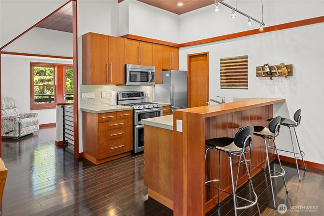 Kitchen with eating space | Image 23