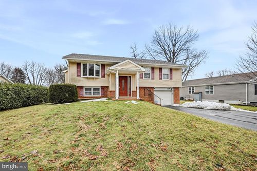 124 Garwood Dr, Bear, DE, 19701-1501 | Card Image