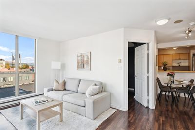 607 - 680 Clarkson St, Condo with 2 bedrooms, 1 bathrooms and 1 parking in New Westminster BC | Image 2