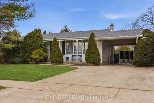 189 Parnell Rd, St Catharines, ON, L2M1W3 | Card Image