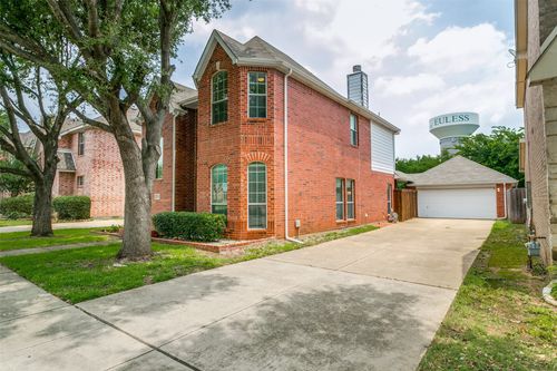 211 Patriot Ln, Euless, TX, 76040-4674 | Card Image