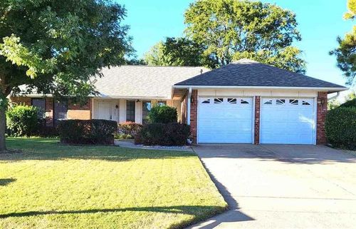 2107 Donner Ave, Ponca City, OK, 74604-2706 | Card Image