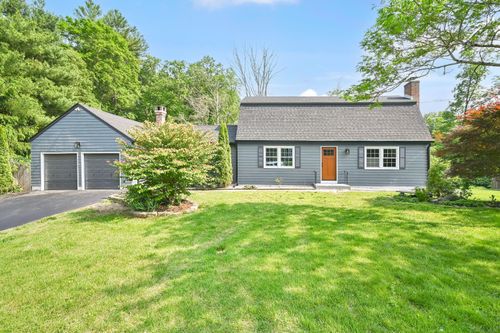 9 Earl Dr, Windham, CT, 06280-1302 | Card Image