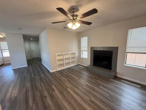 a-8909 Schick Rd, Austin, TX, 78729-5479 | Card Image