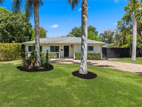 905 13th St N, NAPLES, FL, 34102-5485 | Card Image